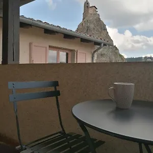 studio-avec-balcon-au-pied-du-rocher-daiguilhe.hotels-rhonealpes.com/